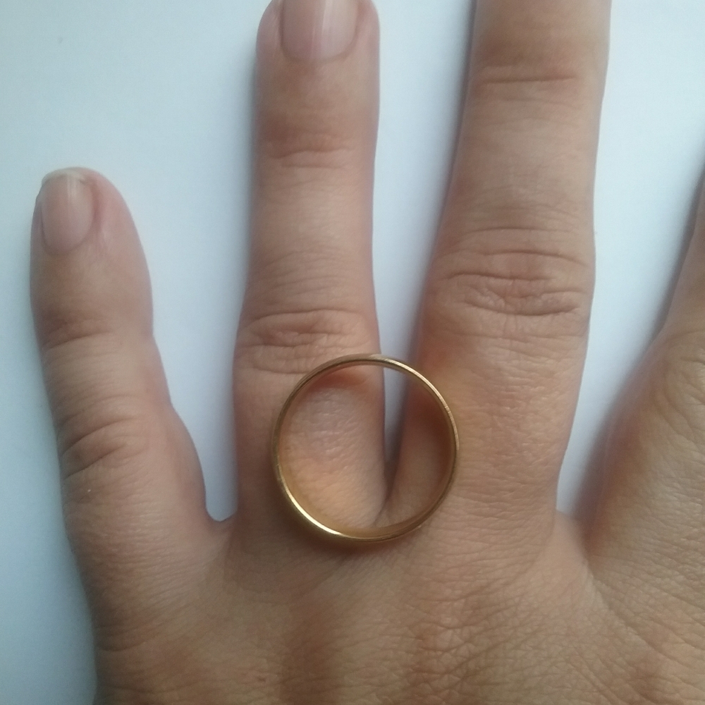 Gold Ring - Picture 4 of 4